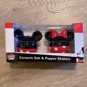 Disney Mickey & Minnie salt & pepper shakers